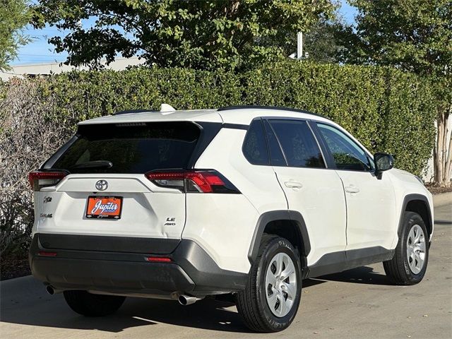 2020 Toyota RAV4 LE