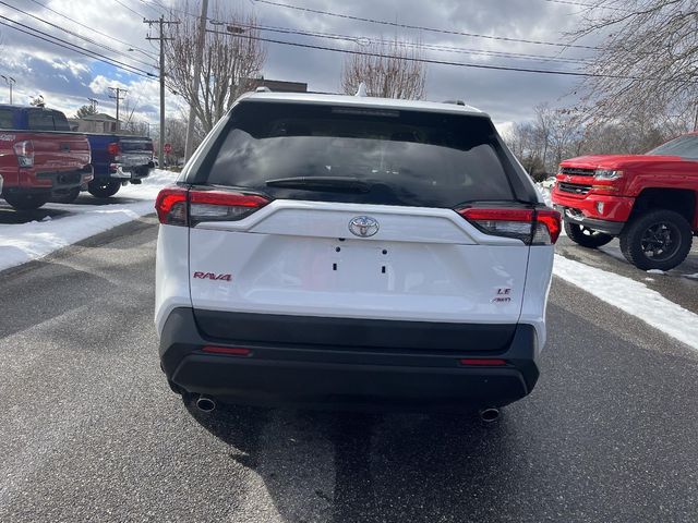 2020 Toyota RAV4 LE