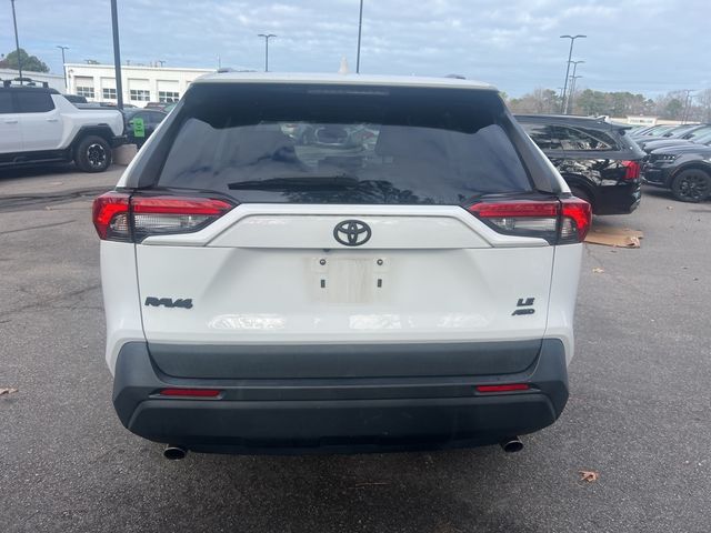 2020 Toyota RAV4 LE