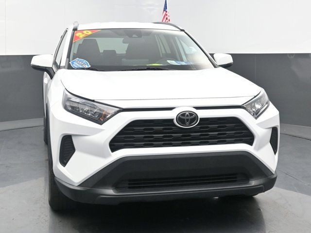 2020 Toyota RAV4 LE