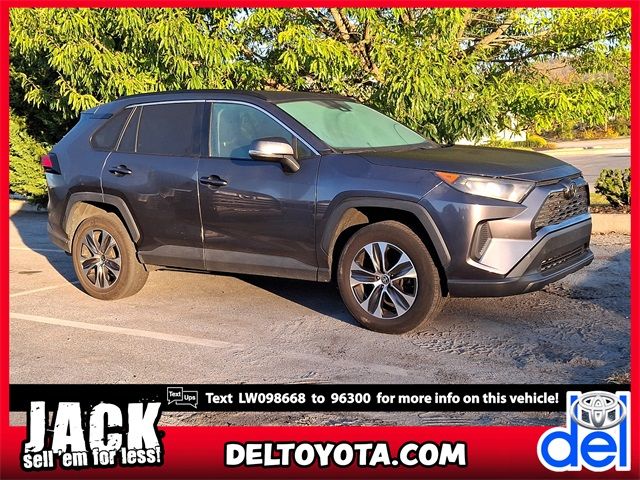 2020 Toyota RAV4 LE