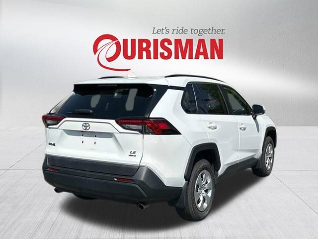 2020 Toyota RAV4 LE