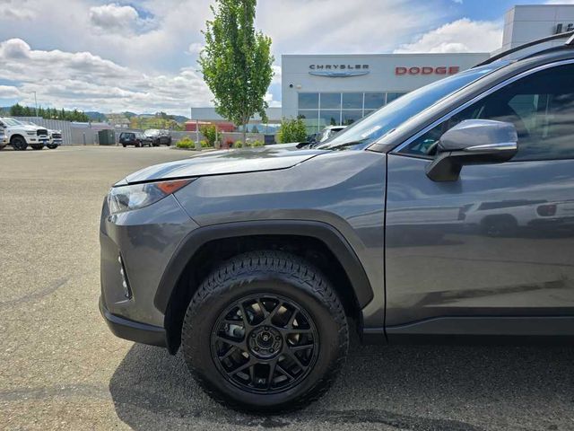 2020 Toyota RAV4 LE