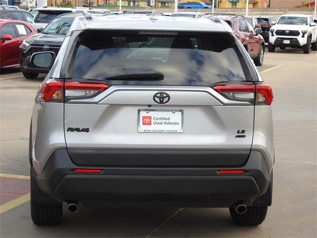 2020 Toyota RAV4 LE