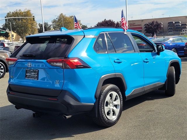 2020 Toyota RAV4 LE