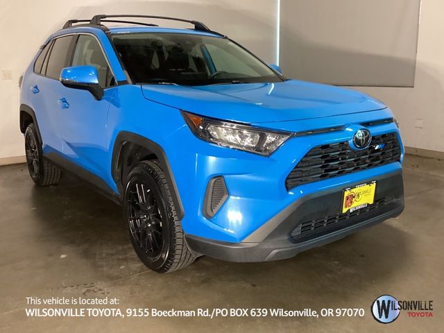 2020 Toyota RAV4 LE