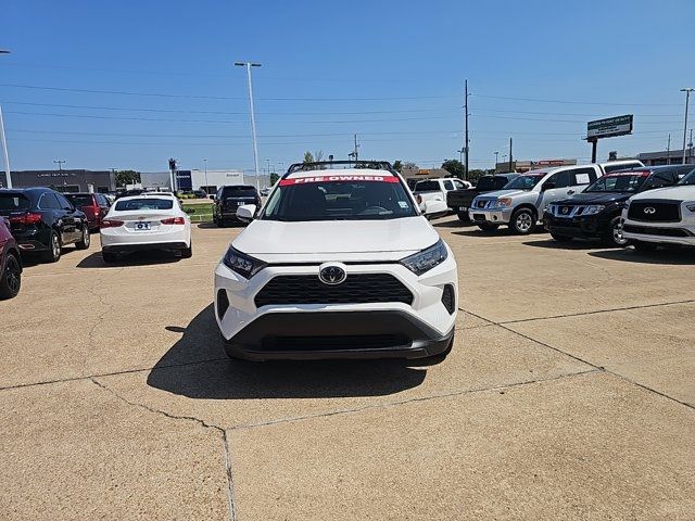 2020 Toyota RAV4 LE