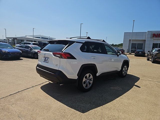 2020 Toyota RAV4 LE