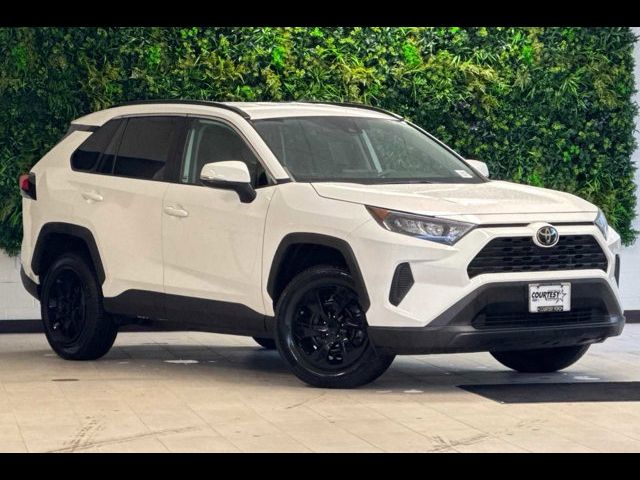 2020 Toyota RAV4 LE