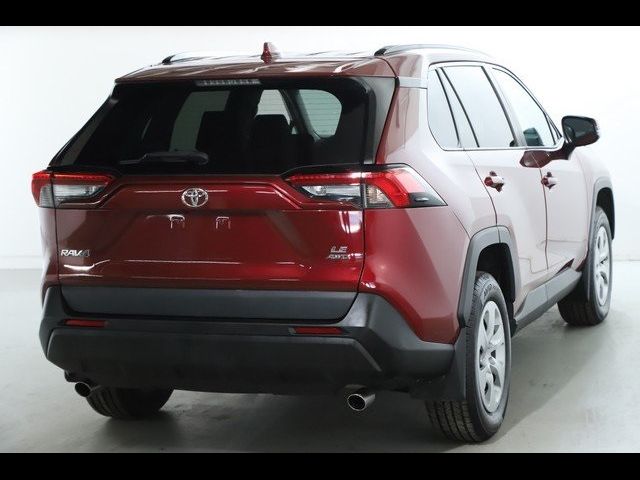 2020 Toyota RAV4 LE