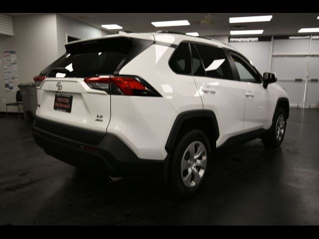 2020 Toyota RAV4 LE