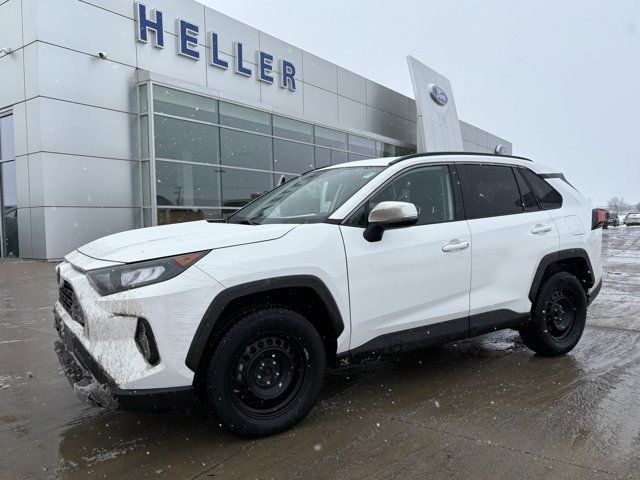 2020 Toyota RAV4 LE