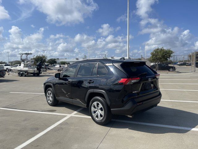 2020 Toyota RAV4 LE