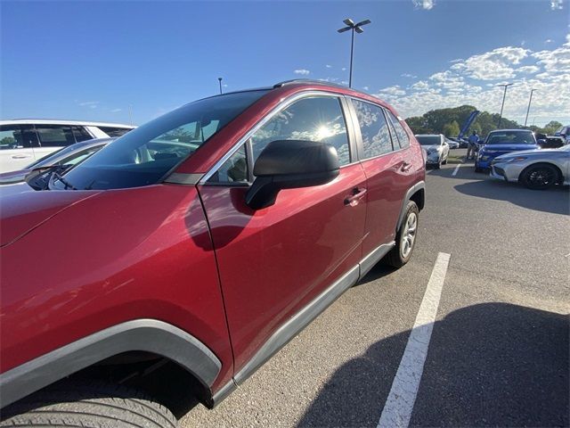 2020 Toyota RAV4 LE