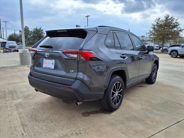 2020 Toyota RAV4 LE