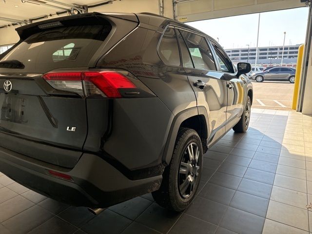 2020 Toyota RAV4 LE