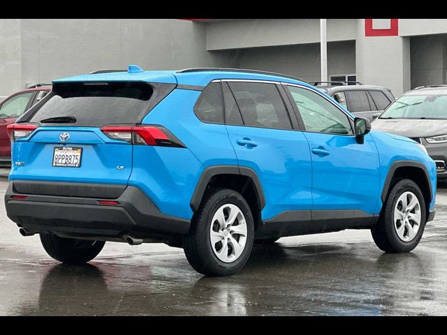 2020 Toyota RAV4 LE