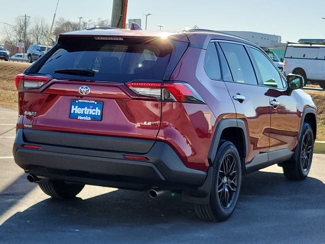 2020 Toyota RAV4 LE