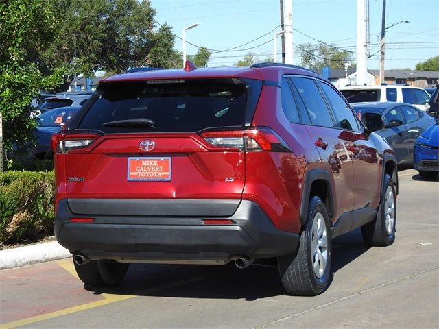 2020 Toyota RAV4 LE