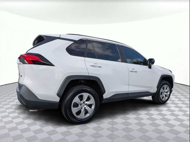 2020 Toyota RAV4 LE