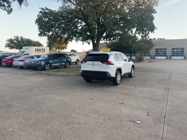 2020 Toyota RAV4 LE