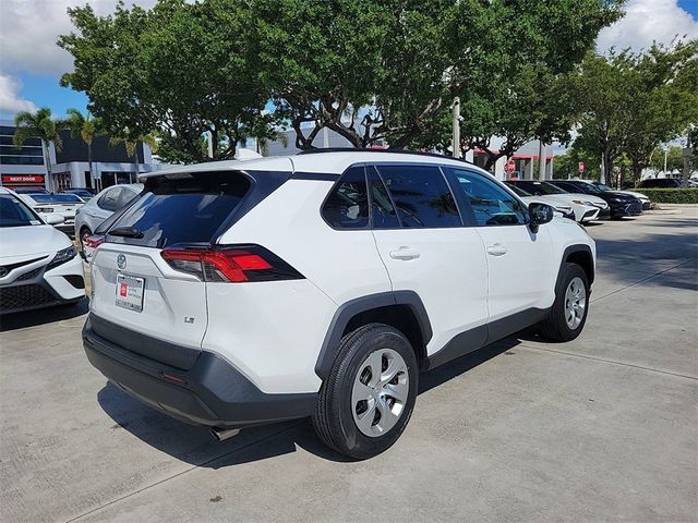 2020 Toyota RAV4 LE