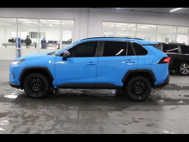 2020 Toyota RAV4 LE