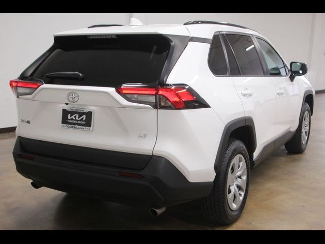 2020 Toyota RAV4 LE