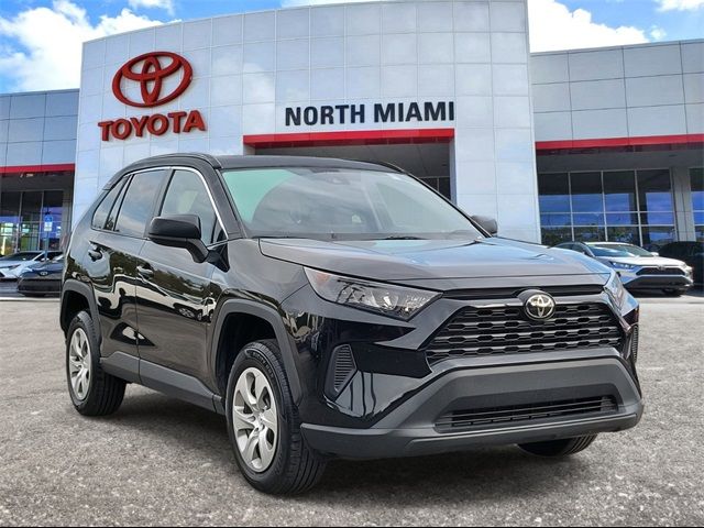 2020 Toyota RAV4 LE