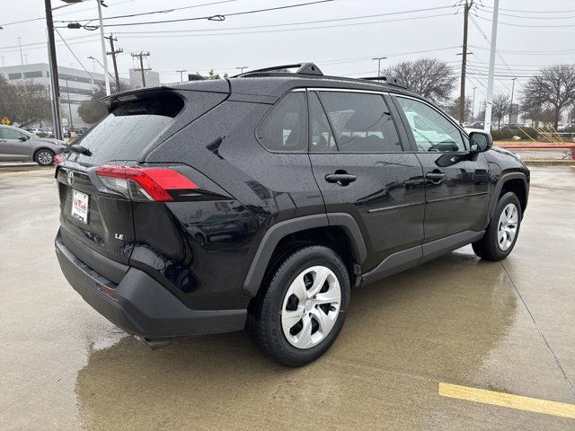 2020 Toyota RAV4 LE