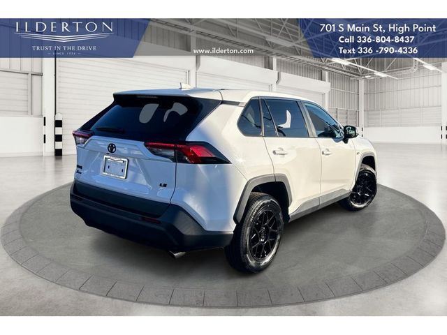 2020 Toyota RAV4 LE