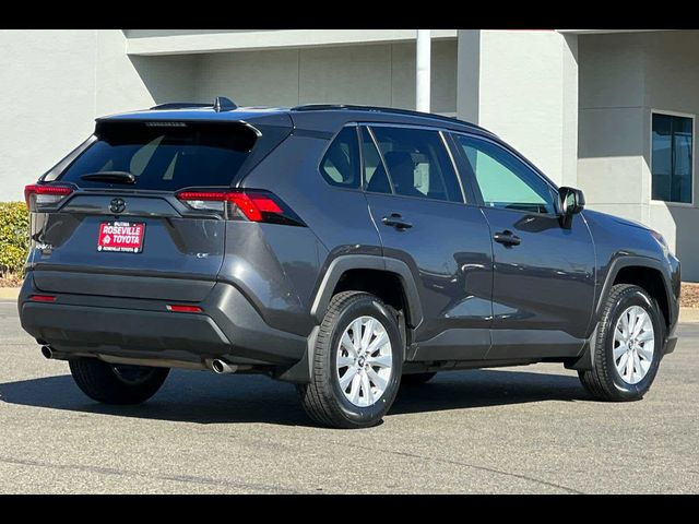 2020 Toyota RAV4 LE