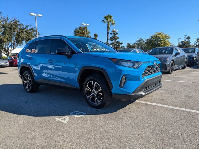 2020 Toyota RAV4 LE