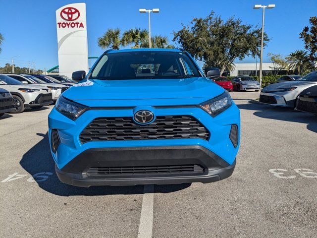 2020 Toyota RAV4 LE