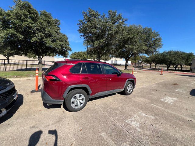 2020 Toyota RAV4 LE