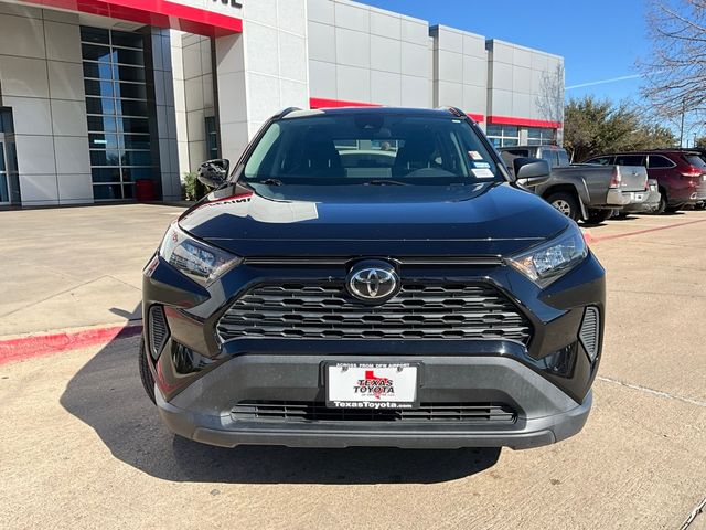 2020 Toyota RAV4 LE