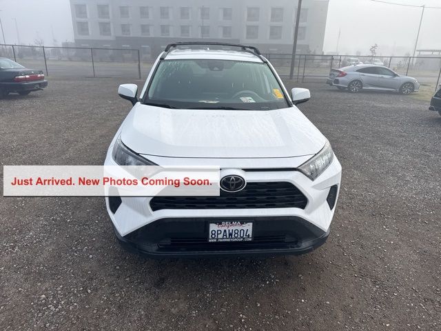 2020 Toyota RAV4 LE