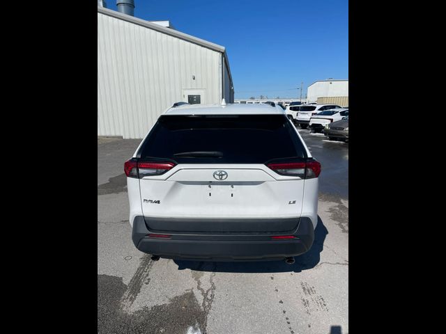 2020 Toyota RAV4 LE