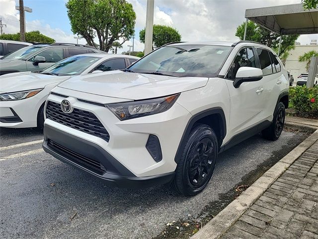 2020 Toyota RAV4 LE