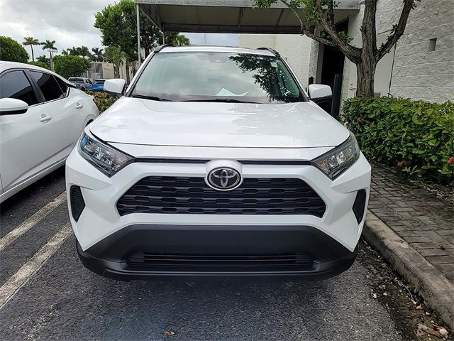 2020 Toyota RAV4 LE