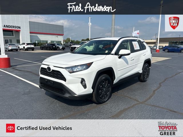 2020 Toyota RAV4 LE