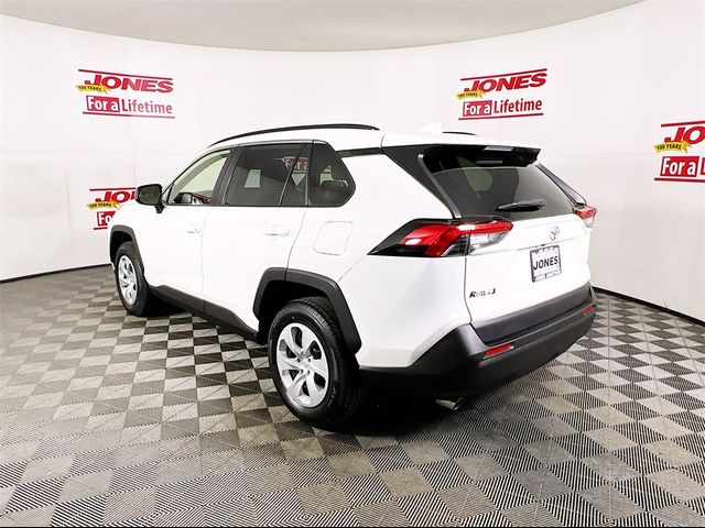 2020 Toyota RAV4 LE