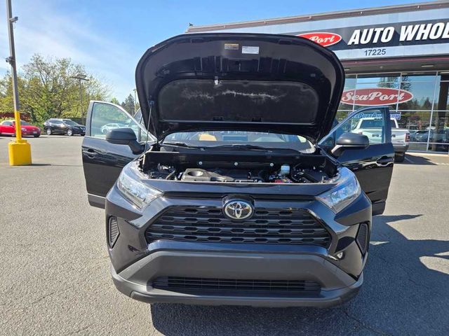 2020 Toyota RAV4 LE
