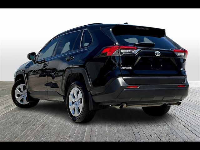 2020 Toyota RAV4 LE