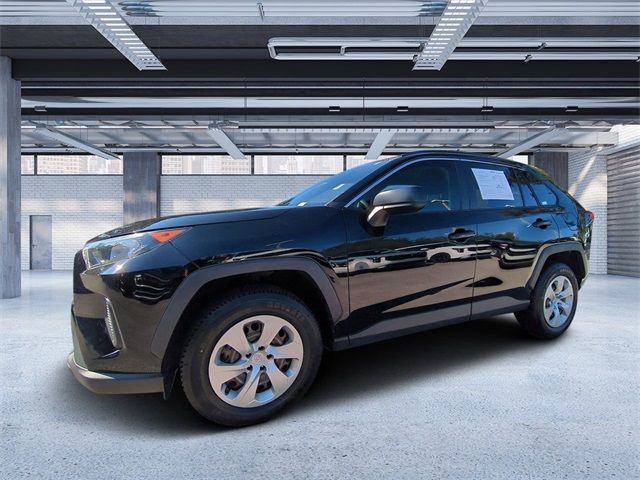 2020 Toyota RAV4 LE