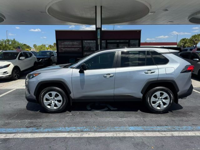 2020 Toyota RAV4 LE