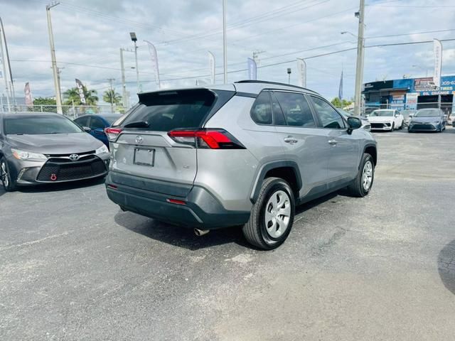 2020 Toyota RAV4 LE