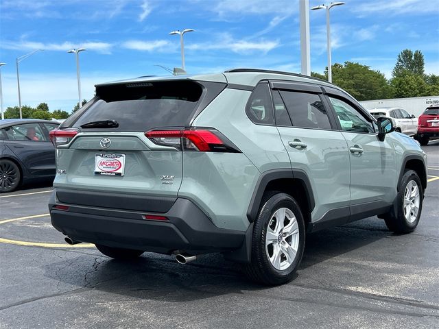 2020 Toyota RAV4 XLE