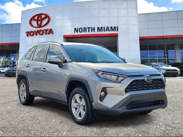 2020 Toyota RAV4 XLE