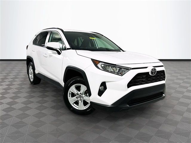 2020 Toyota RAV4 XLE